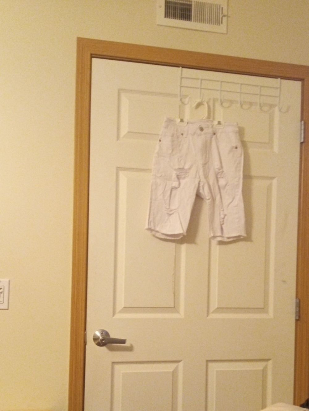 Source Unknown White Women's Cargo-Style Shorts